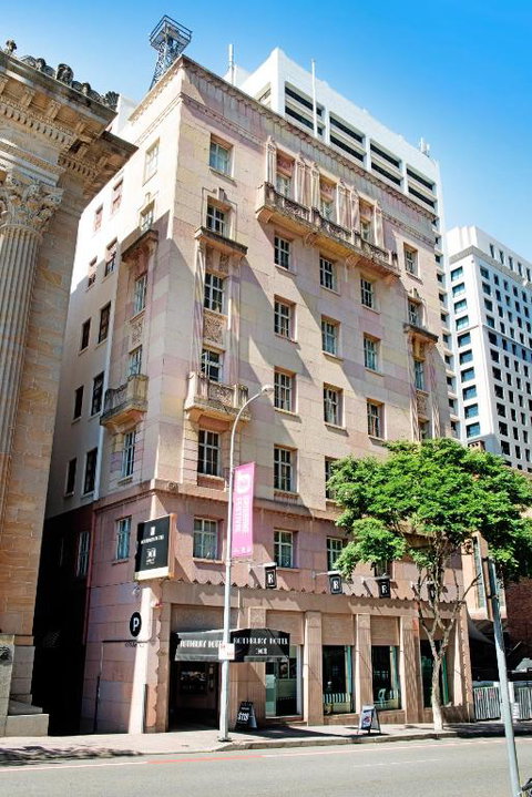 Rothbury Hotel - Tourism Brisbane 0