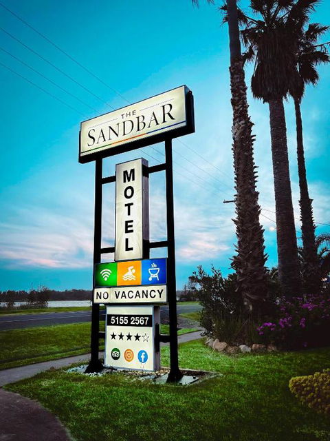 Sandbar Motel - Brisbane Tourism 1