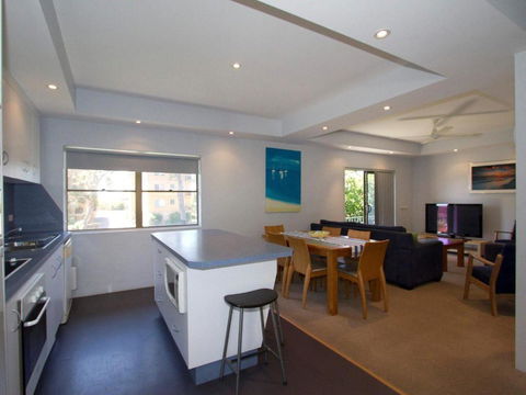 Sandcastle 7 With WiFi - Brisbane 4u 2