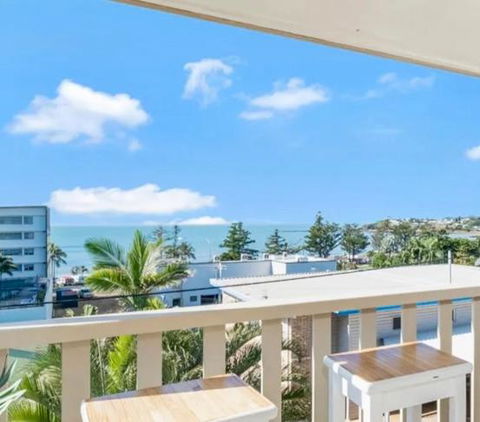 Sandhaven Bungalow - Brisbane Tourism 1