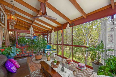Sandalwood - Brisbane 4u 1