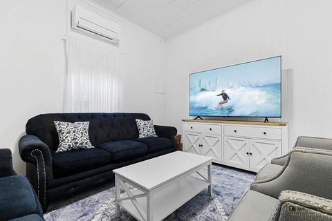 Sandown Beachside Cottage - Brisbane Tourism 1