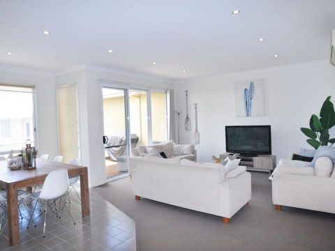 Sandpiper 3 - Close To Town And Beach - Tourism Brisbane 1