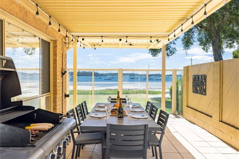 Sandy Beach House Corlette Unit 1 Waterfront WI-FI Aircon - Tourism Brisbane 3