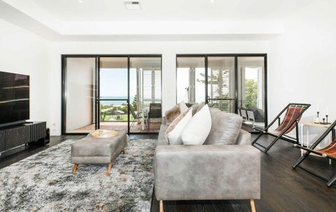 SEA FOR MILES At Semaphore To Relax & Unwind - Brisbane 4u 0