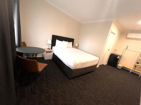 Seven Inn - Tourism Brisbane 1