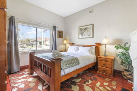 Spacious Urban Delight In Coburg - Tourism Brisbane 2