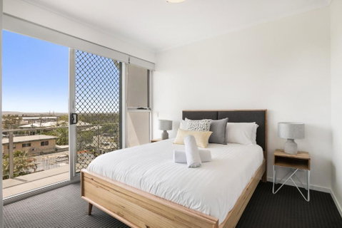 Spacious Apartment With Generous Entertaining - Tourism Brisbane 2