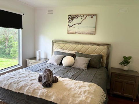 Spacious 4 Bed, 2 Lounge, 2 Bath, Acre Home With Tree Top Views - Yarra Valley Gateway! - Tourism Brisbane 1