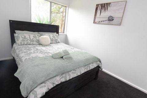 Spacious 4 Bed, 2 Lounge, 2 Bath, Acre Home With Tree Top Views - Yarra Valley Gateway! - Tourism Brisbane 2