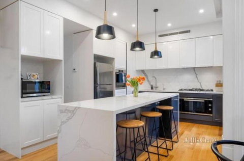 Spacious Room With Ensuite Next To Coburg Station, Non Smoking House - Tourism Brisbane 1
