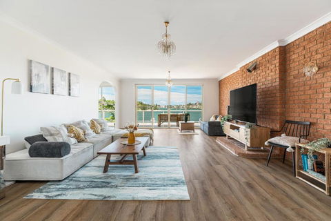 Stunning Waterfront Place With Swimpool, Harbour View And Free P - Tourism Brisbane 1