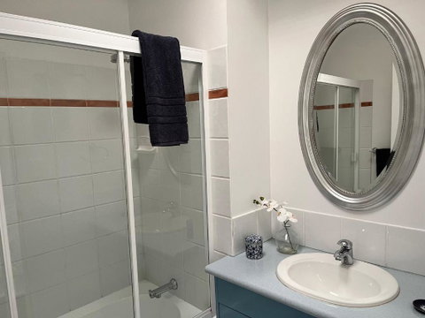 Swan Guest House - Room With Own Private Bathroom - Brisbane Tourism 3