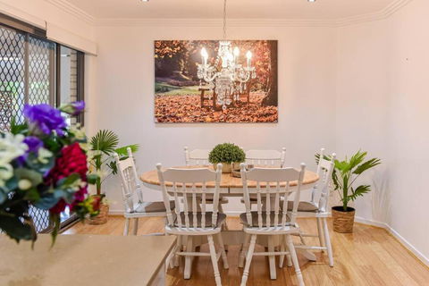 The Arcadia - Entire Luxurious English Cottage With Huge Privacy Near CBD - Tourism Brisbane 1