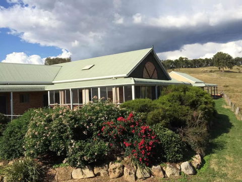 Tarcutta Retreat - Tourism Brisbane 0