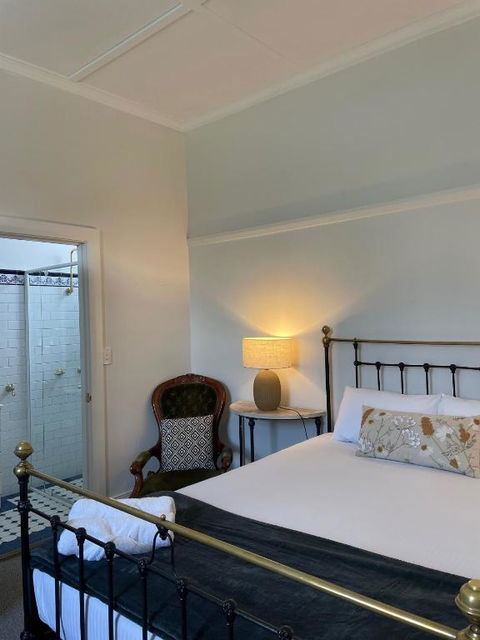 The Bolt Inn - Tourism Brisbane 2