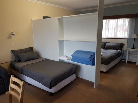 Beachport Motor Inn - Tourism Brisbane 3