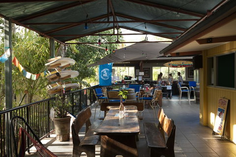 Beachside 1770 YHA - Tourism Brisbane 0