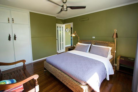Beachside Cottages - Tourism Brisbane 3