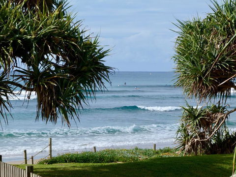 Beachside Lennox - Brisbane Tourism 0