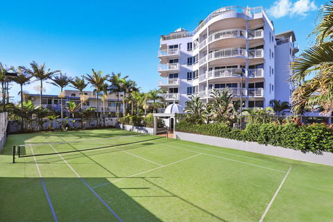 Beachside Resort Kawana Waters - Tourism Brisbane 3