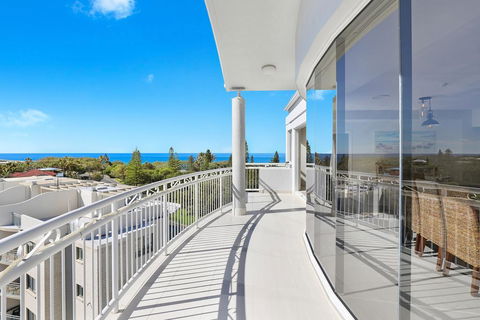 Beachside Resort Kawana Waters - Tourism Brisbane 2