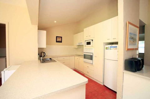 BEACHSIDE VILLA 2 - Tourism Brisbane 0