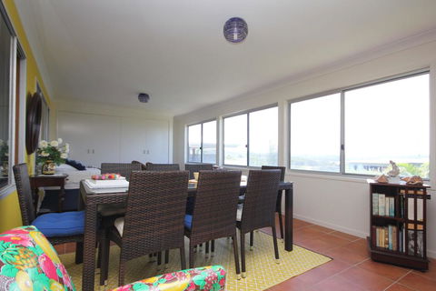 BEACHVIEW - 14 Second Ave , Bonny Hills - Tourism Brisbane 3