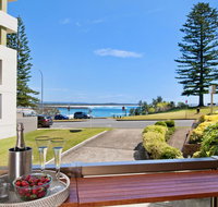 Beauty at the Beach - modern beachfront apartment - Brisbane Tourism