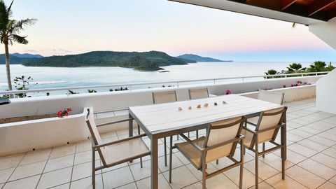 Bella Vista E9 - Ocean View Spacious 2 Bedroom With Golf Buggy - Tourism Brisbane 2