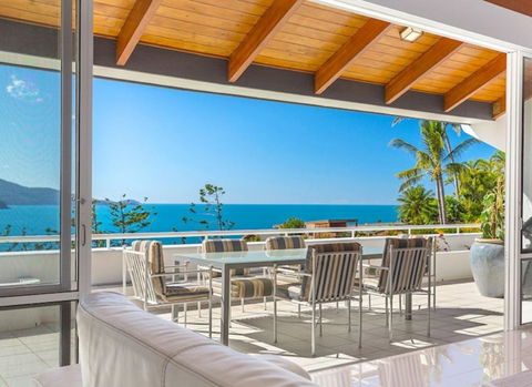 Bella Vista West 3 Luxury Ocean View High Ceilings Golf Buggy Sleeps 8 - Tourism Brisbane 1