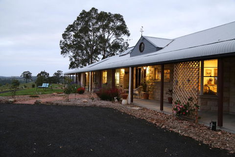 BellbirdHill Bed & Breakfast - Tourism Brisbane 0