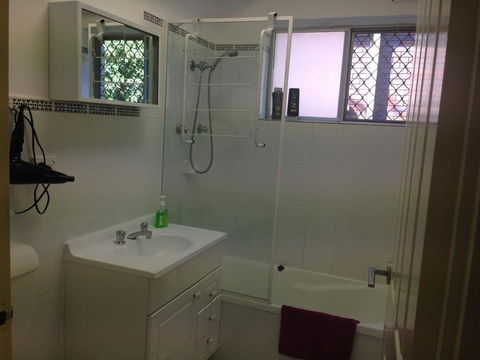 Bellevue Family Comforts, Amenities - Tourism Brisbane 2