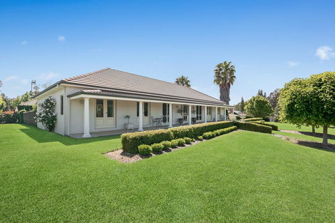 Bellfield House Mudgee - Tourism Brisbane 0
