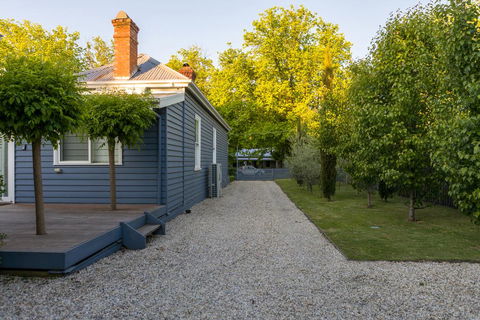 Belmont At Beechworth 2 Bedrooms, 2 Bathrooms, 2 Couples - Tourism Brisbane 3