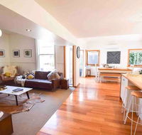 Best Location in Hobart Luxury 4 bedroom with stunning views - Tourism Brisbane