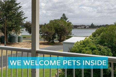 Big Stylish House With River Views, Games Room & WiFI - Brisbane Tourism 0