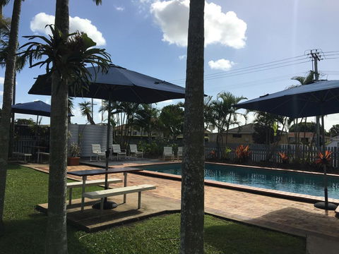 BIG4 Cane Village Holiday Park - Tourism Brisbane 0