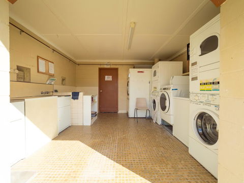 Biloela Caravan & Tourist Park - Tourism Brisbane 1