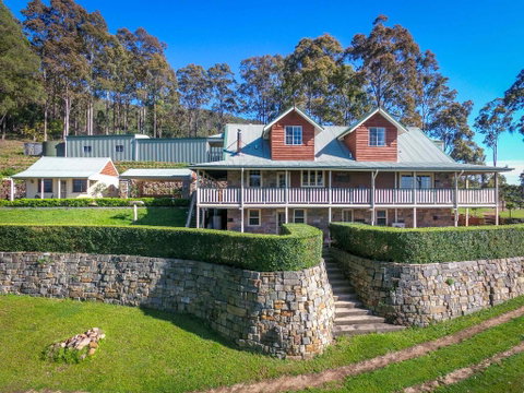 Bimbadeen Mountain Retreat - Brisbane Tourism 0
