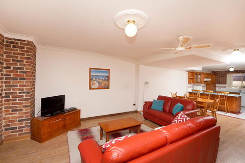 Birchgrove Terrace, Unit 3, Recreation Lane - Brisbane Tourism 1