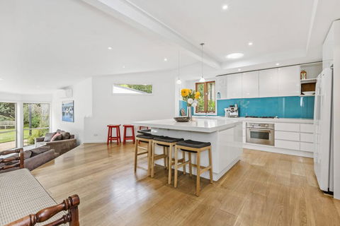 BIRDSONG - MORNINGTON - Tourism Brisbane 0