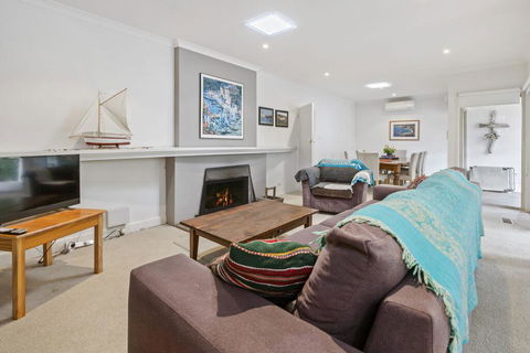 BIRDSONG - MORNINGTON - Tourism Brisbane 2