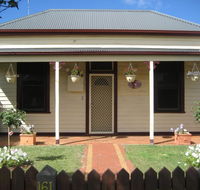 Bloomsbury Cottage - Tourism Brisbane