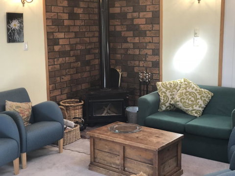 Blue Range Cottage - Brisbane Tourism 3