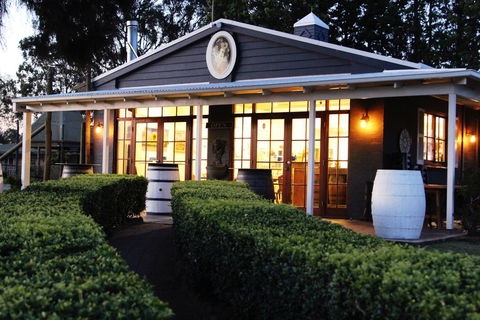 Blueberry Hill Vineyard Villa - Tourism Brisbane 1