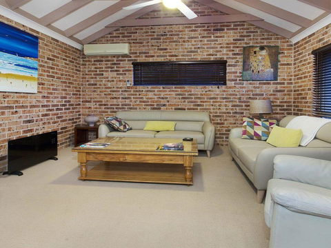 Bombo Blue - Pet Friendly Townhouse - Tourism Brisbane 3