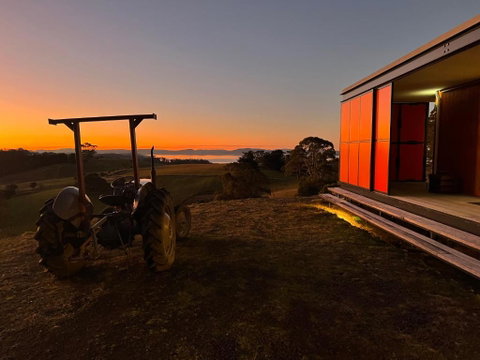 The Orange House - Brisbane Tourism 0