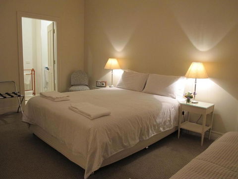 The Playhouse Hotel - Tourism Brisbane 0