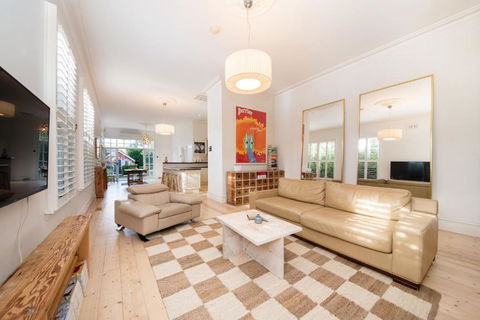 Timeless Gem In Malvern East - Tourism Brisbane 0